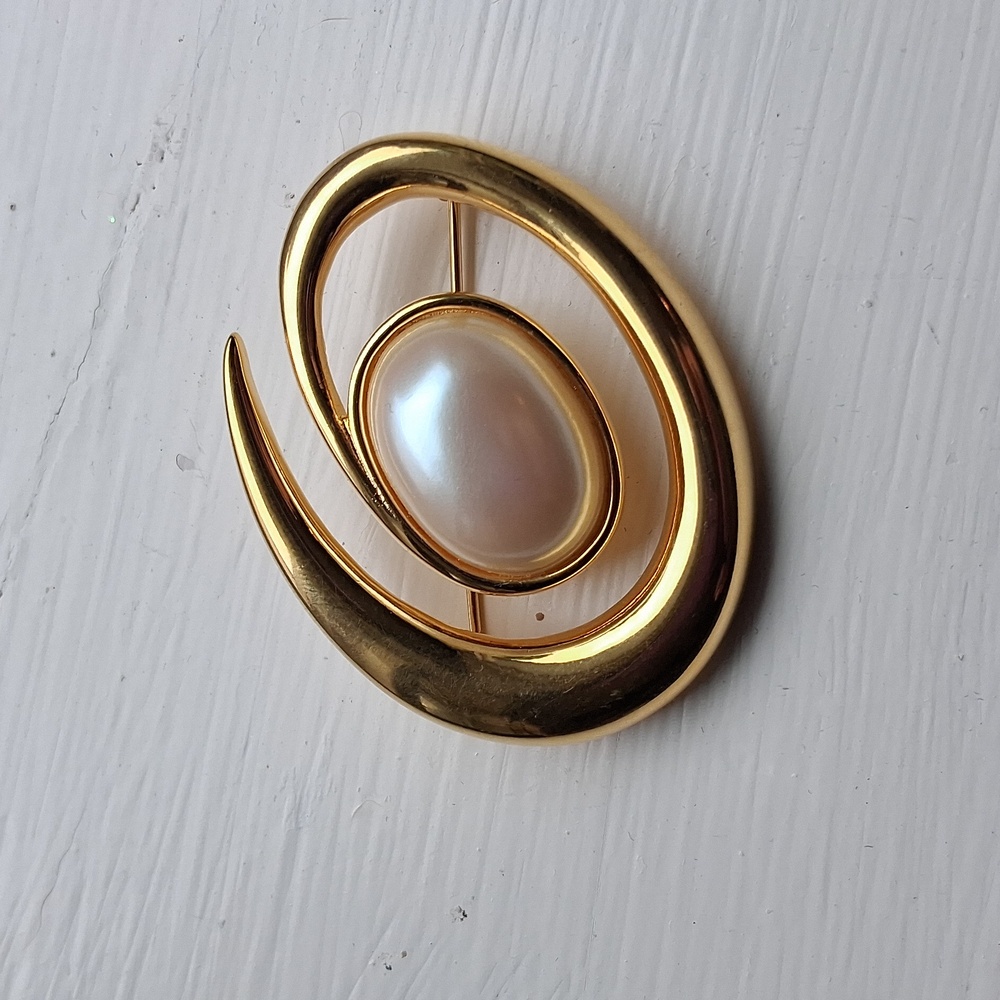 VTG Monet 1980 14K GP Brooch